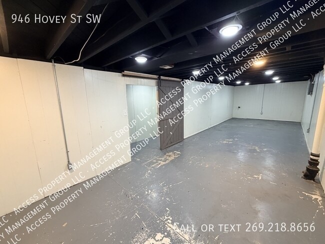 Building Photo - 946 Hovey St SW