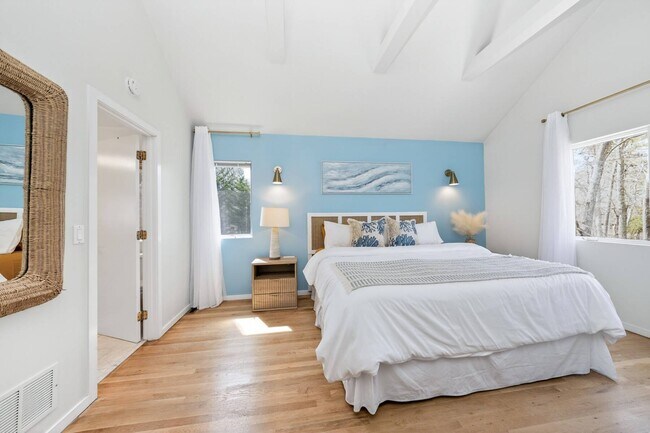 Building Photo - 12 Douglas Ct