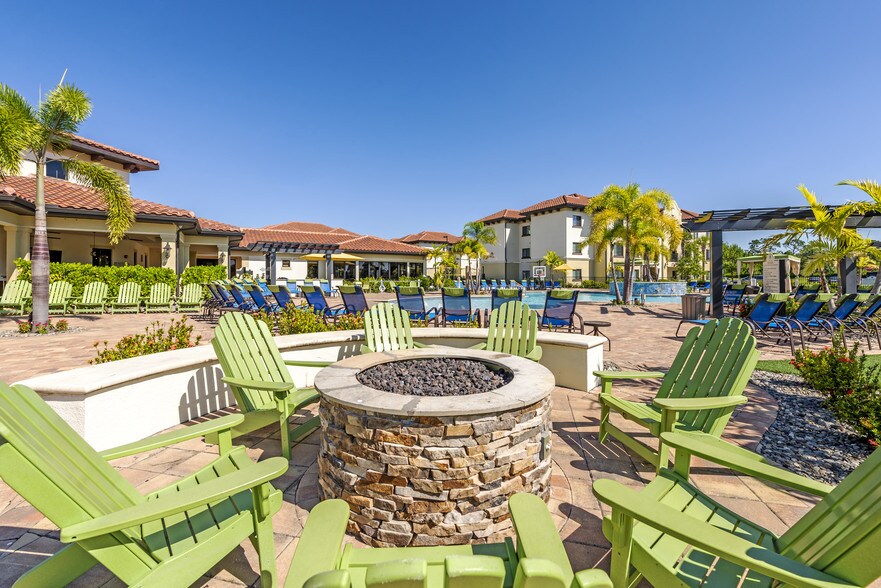 The Reef Fort Myers, FL Apartment Finder