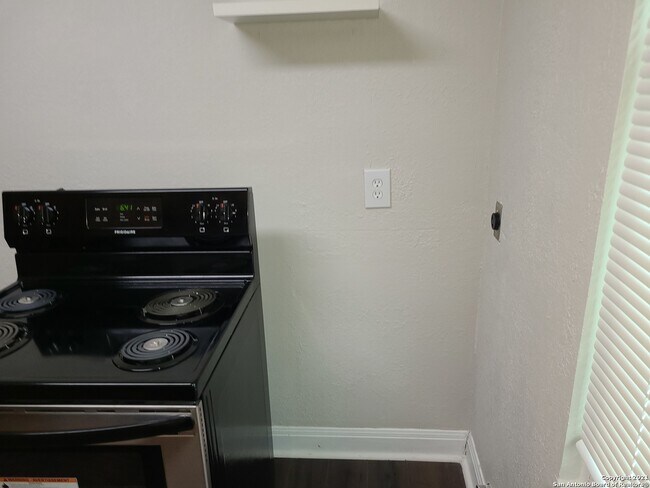 Building Photo - 10446 Mtn Vw-