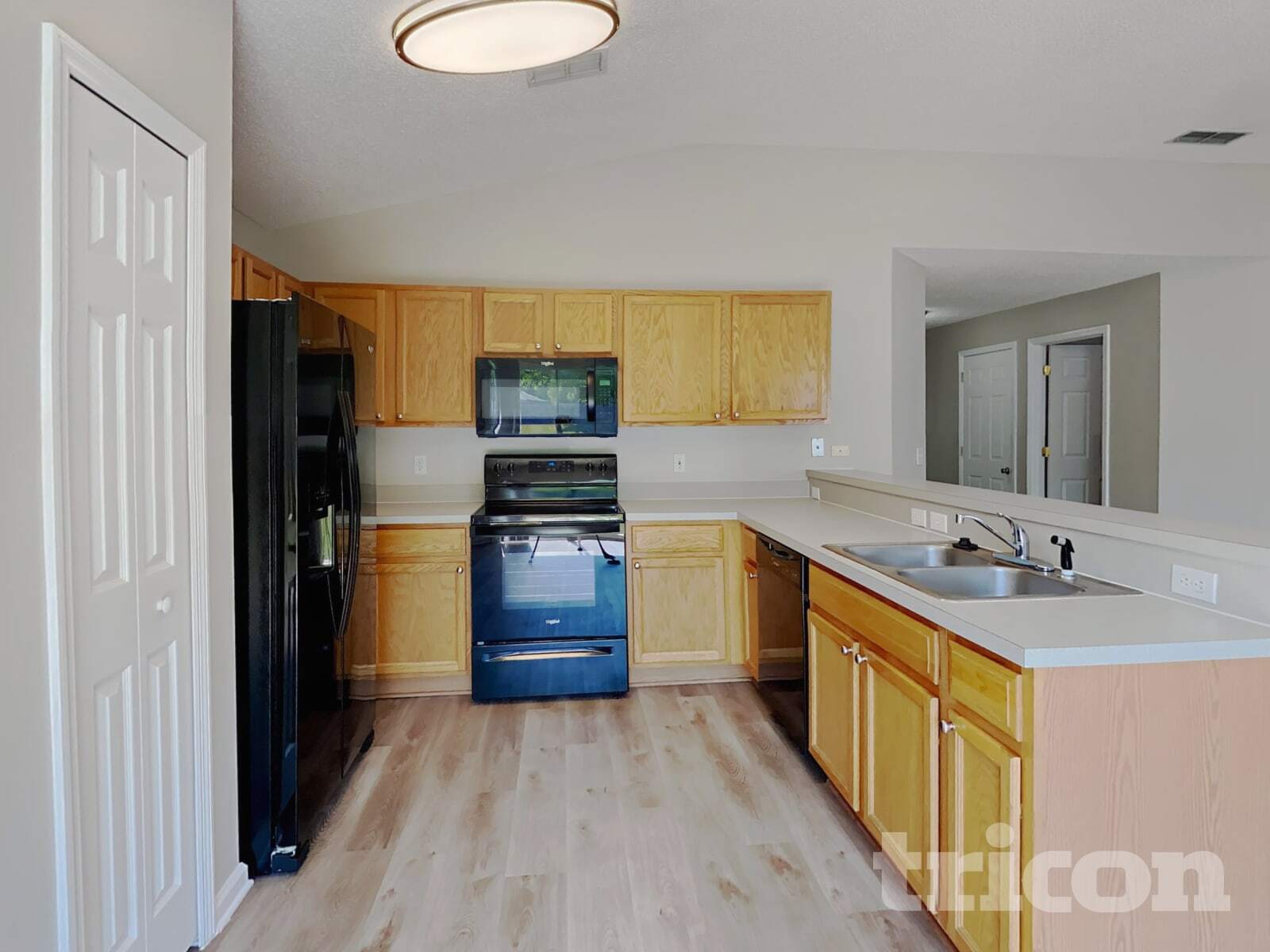 Building Photo - 500 Prosperity Lake Dr