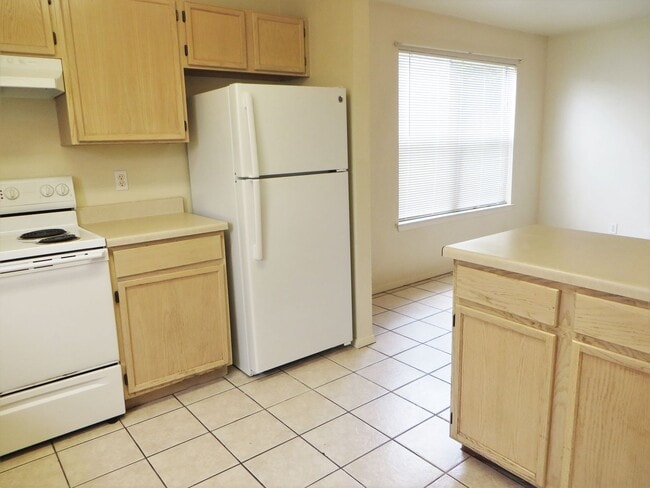 Building Photo - 2 Bedroom 2 Bathroom Unit In Georgetown