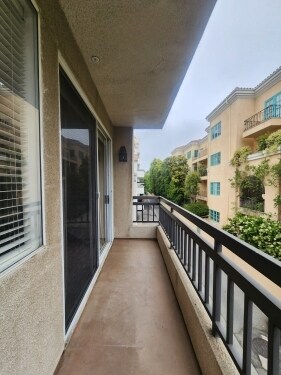 Interior Photo - 11660 Mayfield Ave