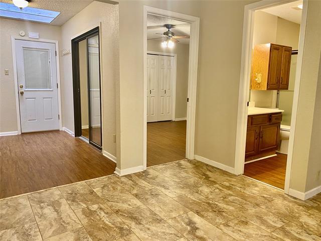 Building Photo - 3832 Crossroads Dr