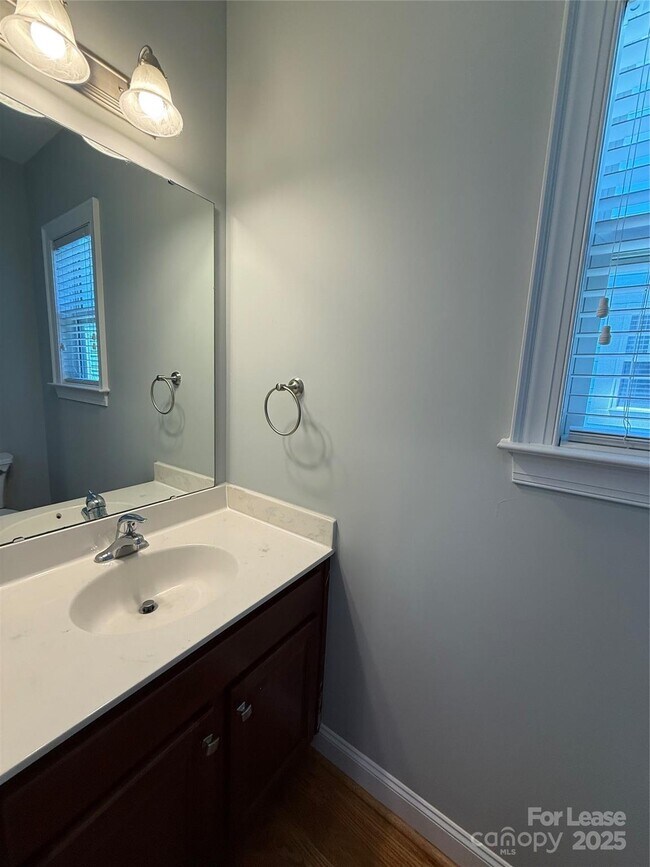 Building Photo - 311 Woodvale Pl