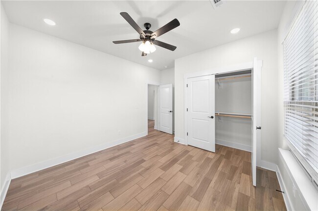 Building Photo - 2040 Myrrh Pl