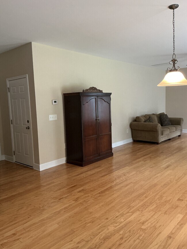 Building Photo - 222 Buttonbush Ct