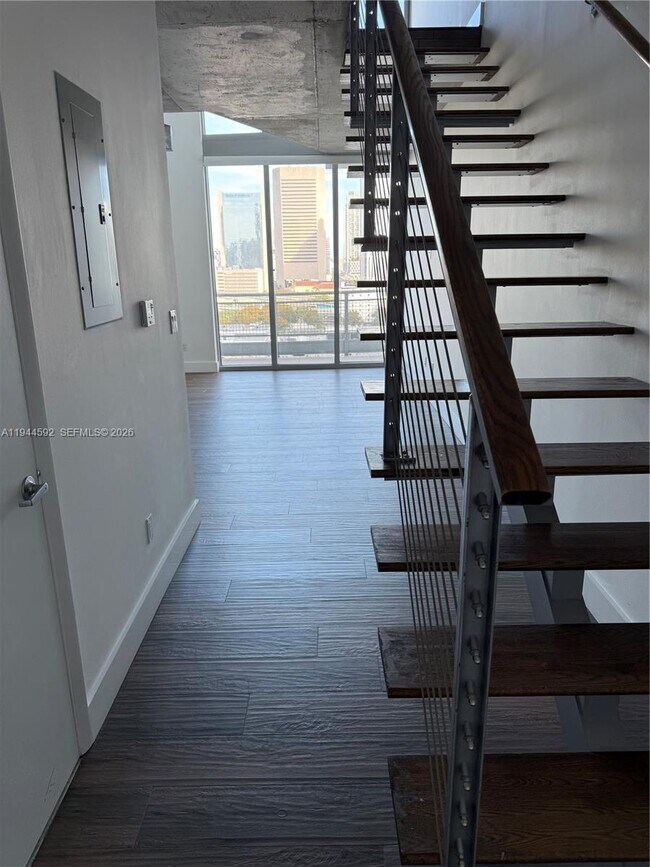 Building Photo - 690 SW 1st Ct