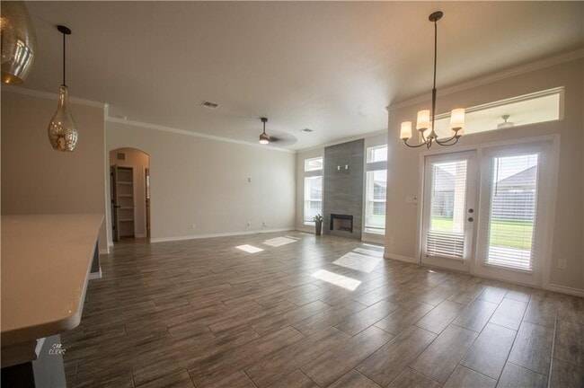 Building Photo - 7905 Rancho Vista Blvd E