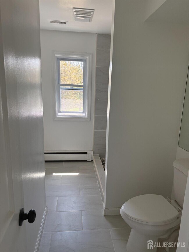 Building Photo - 80 Gates Rd