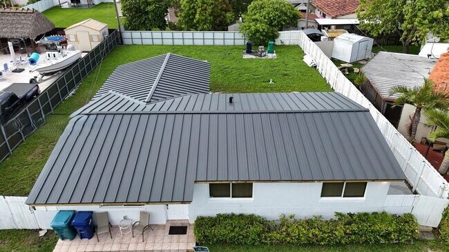 Building Photo - 10317 SW 7th St