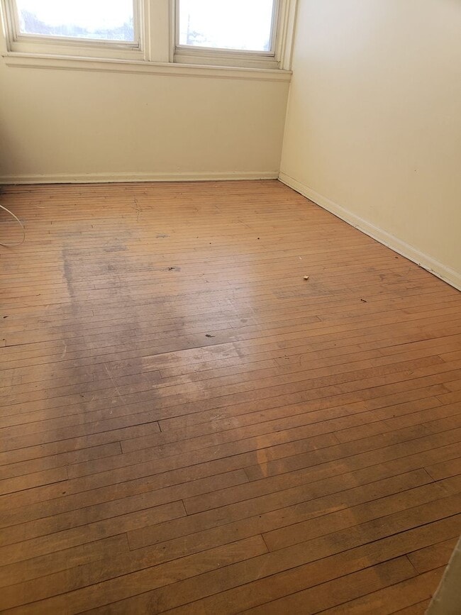 Building Photo - 1206WLincolnM