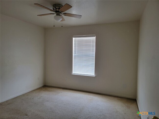 Building Photo - 4204 Primrose Dr