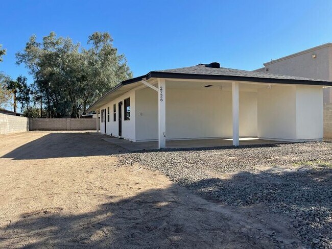 Building Photo - Newly Remodeled 1 Bedroom at end of culdesac, private gate