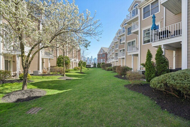Building Photo - 428 Newburgh Ct