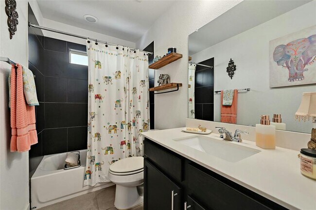 Building Photo - 2200 Capulet St