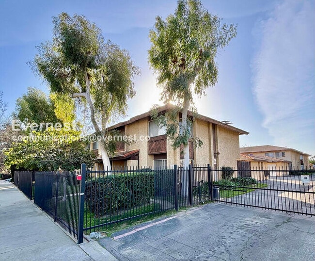 Building Photo - 8347 Burnet Ave