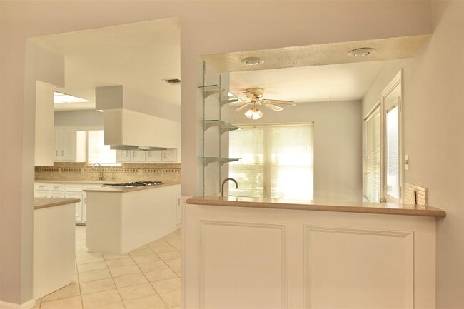 Building Photo - 15327 Alta Mesa Dr