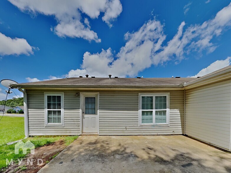 Building Photo - 8428 Susan Ln
