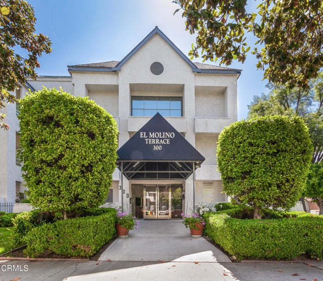 Building Photo - 300 N El Molino Ave