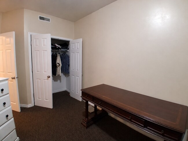 Building Photo - 509 Belmont Pl