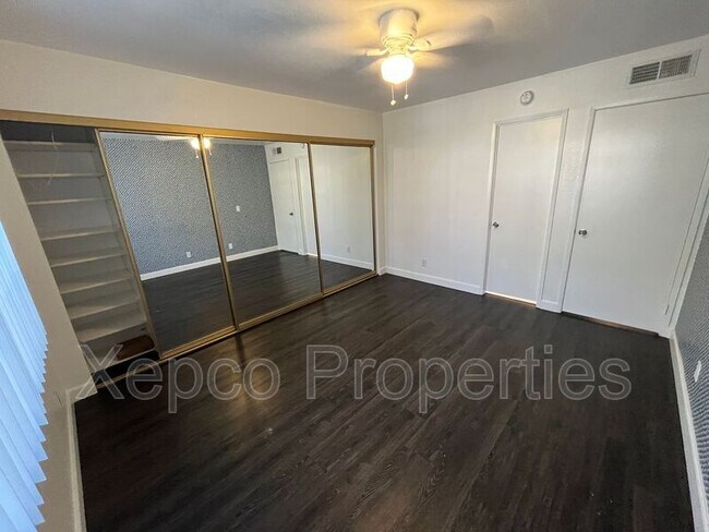 Building Photo - 5300 E Waverly Dr