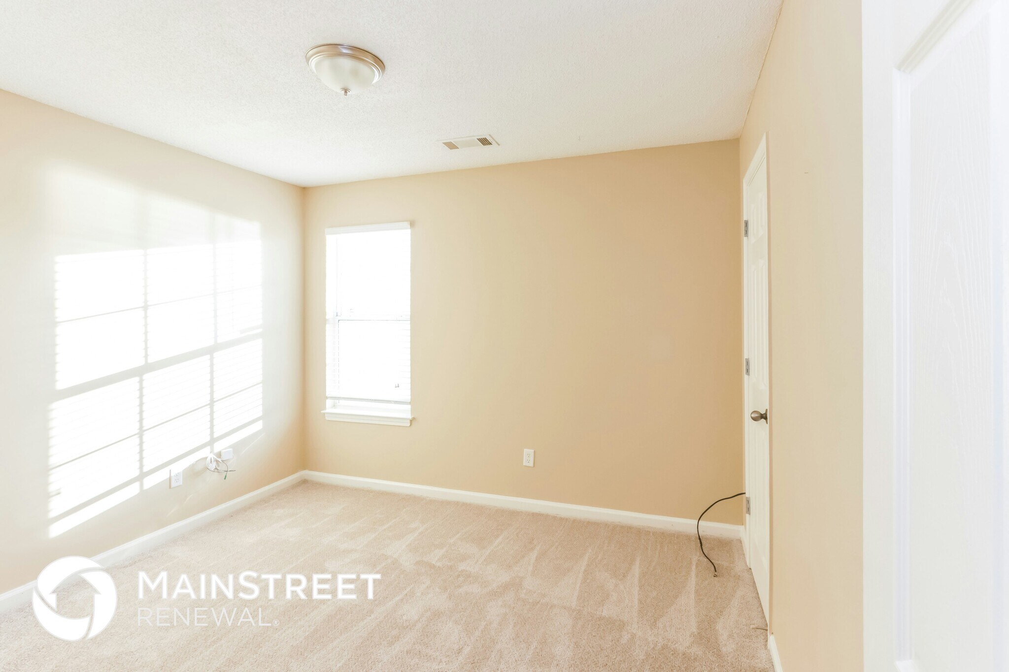 Building Photo - 9723 Tucker Creek Cove