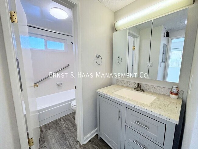 Building Photo - 3211 E Wilton St