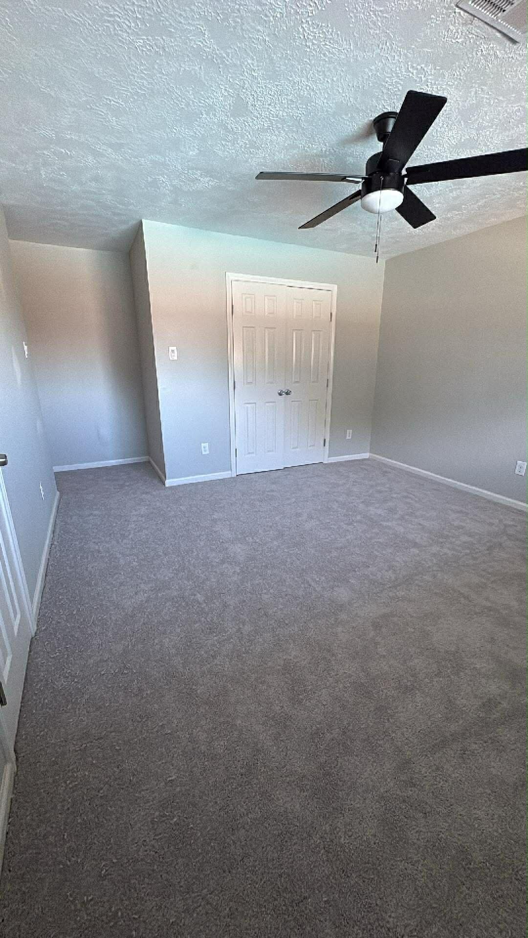 Building Photo - 1906 Savanna Ct N