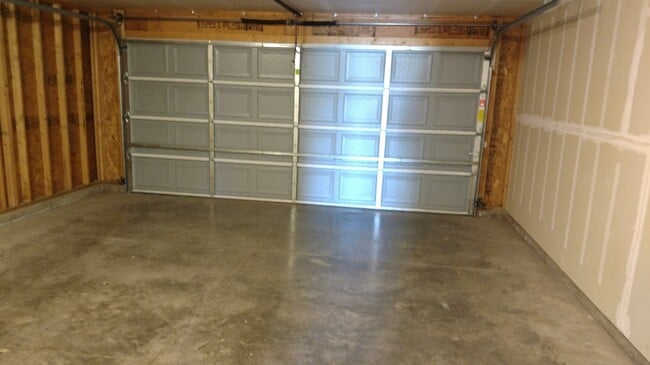 Building Photo - Live on the Water this Summer! Dock included!