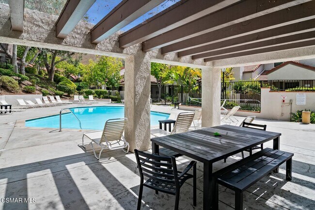 Building Photo - 959 Via Colinas