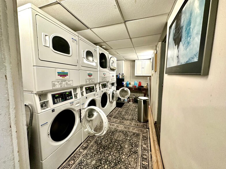 Building Photo - 106 Myrtle St