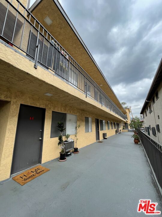 Building Photo - 5811 Harold Way