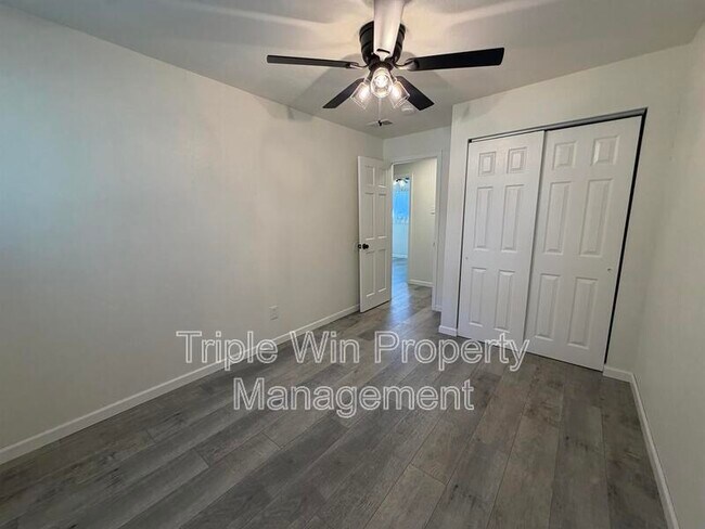 Building Photo - 8301 Pepperidge Dr