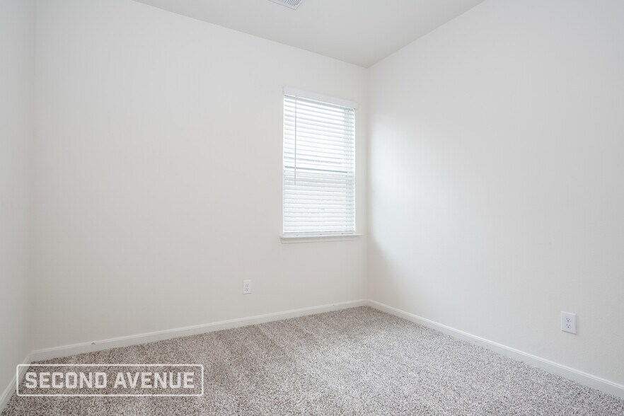 Building Photo - 331 Condie Russell Ave