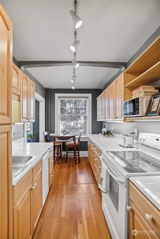 Building Photo - 321 Boylston Ave E