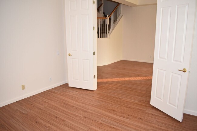 Building Photo - 469 Anacapa Dr