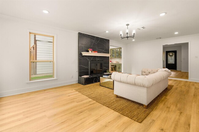 Building Photo - 5502 Graystone Ln