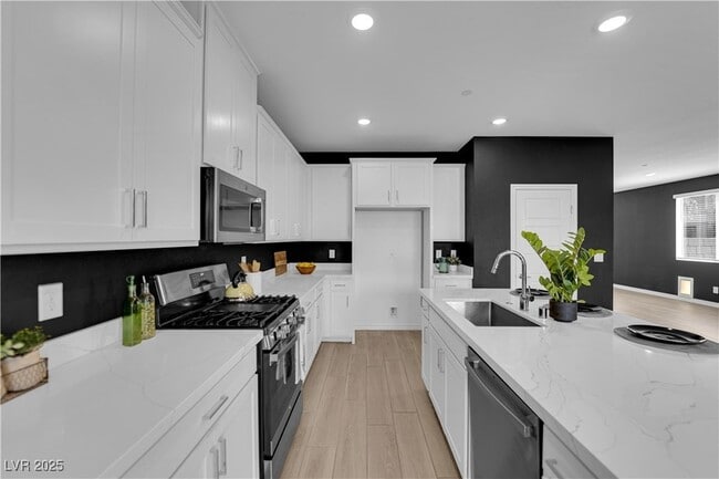 Building Photo - 195 Vander Rdg St