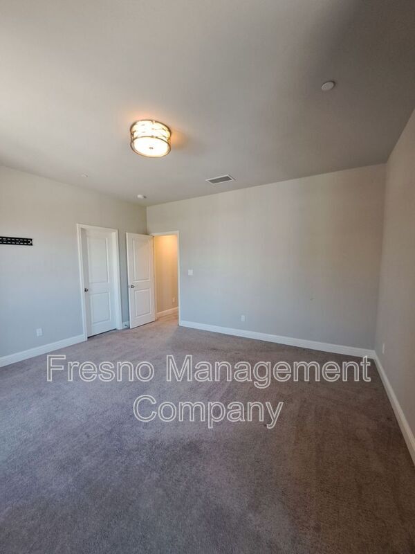 Building Photo - 4266 Sierra Madre Ave