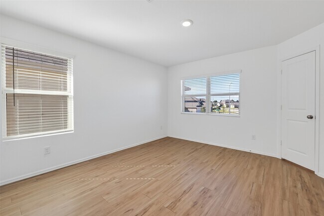 Building Photo - 7402 Clover Chase Dr