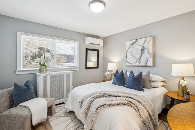 Building Photo - Stylishly Renovated 3-Bedroom Home with Private Patio in Grays Ferry — Accepting ALL PHA voucher ...