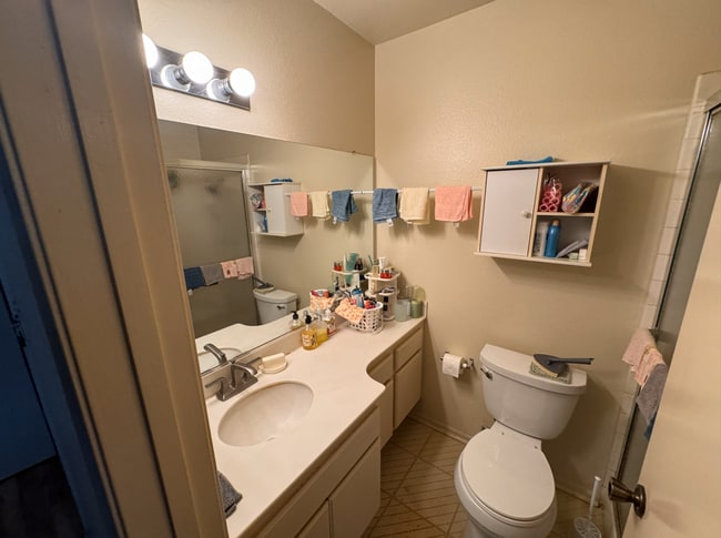 Building Photo - 8364 Summerdale Rd