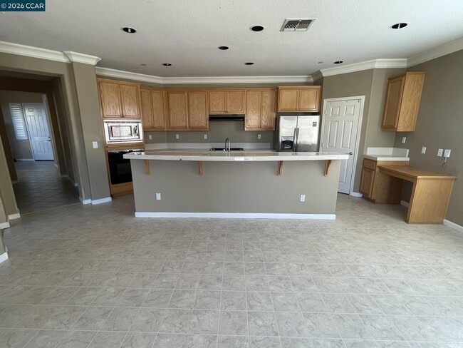 Building Photo - 2649 Torrey Pines Dr