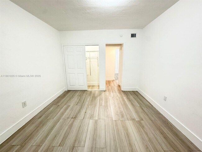 Building Photo - 7435 Byron Ave
