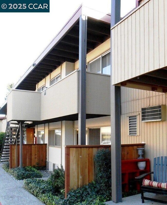 Primary Photo - 1195 Saranap Ave