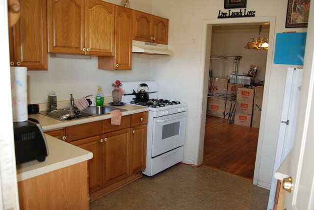 Building Photo - 2057 w birchwood ave