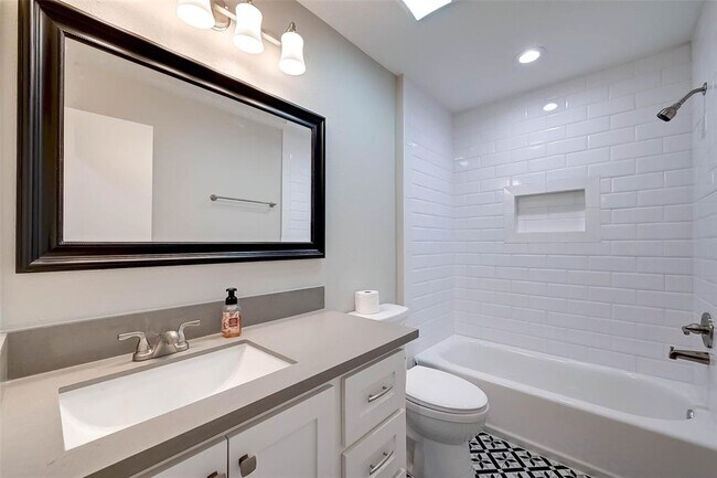 Building Photo - 2234 Kinbrook Dr