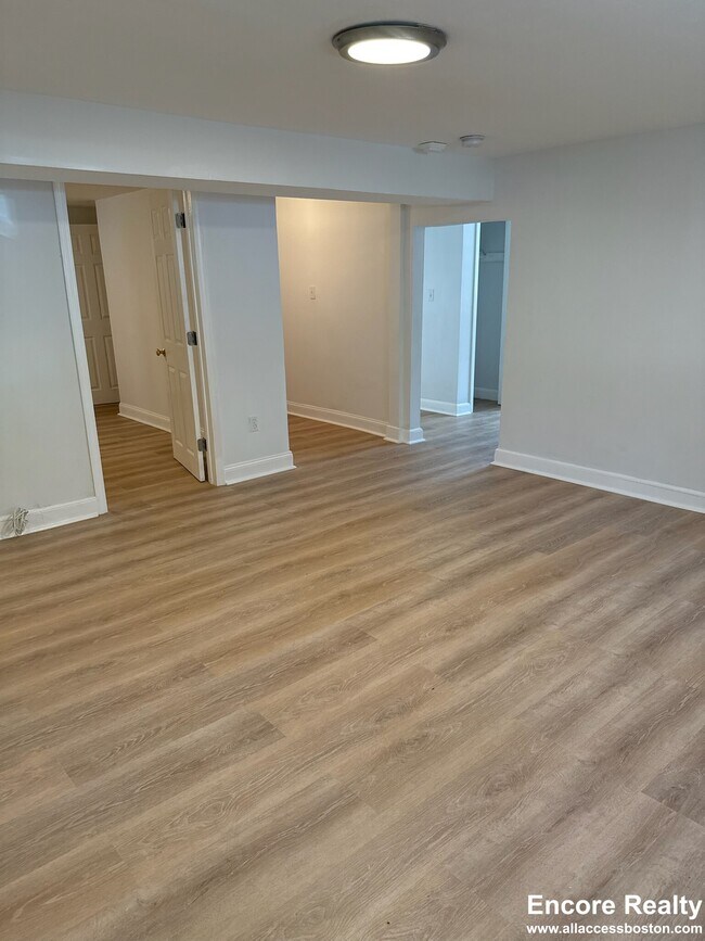 Building Photo - 61 Selkirk Rd