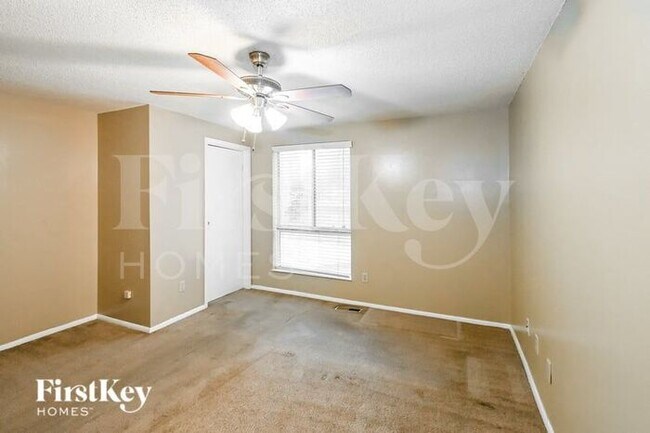 Building Photo - 6811 Abelia Hill Cove
